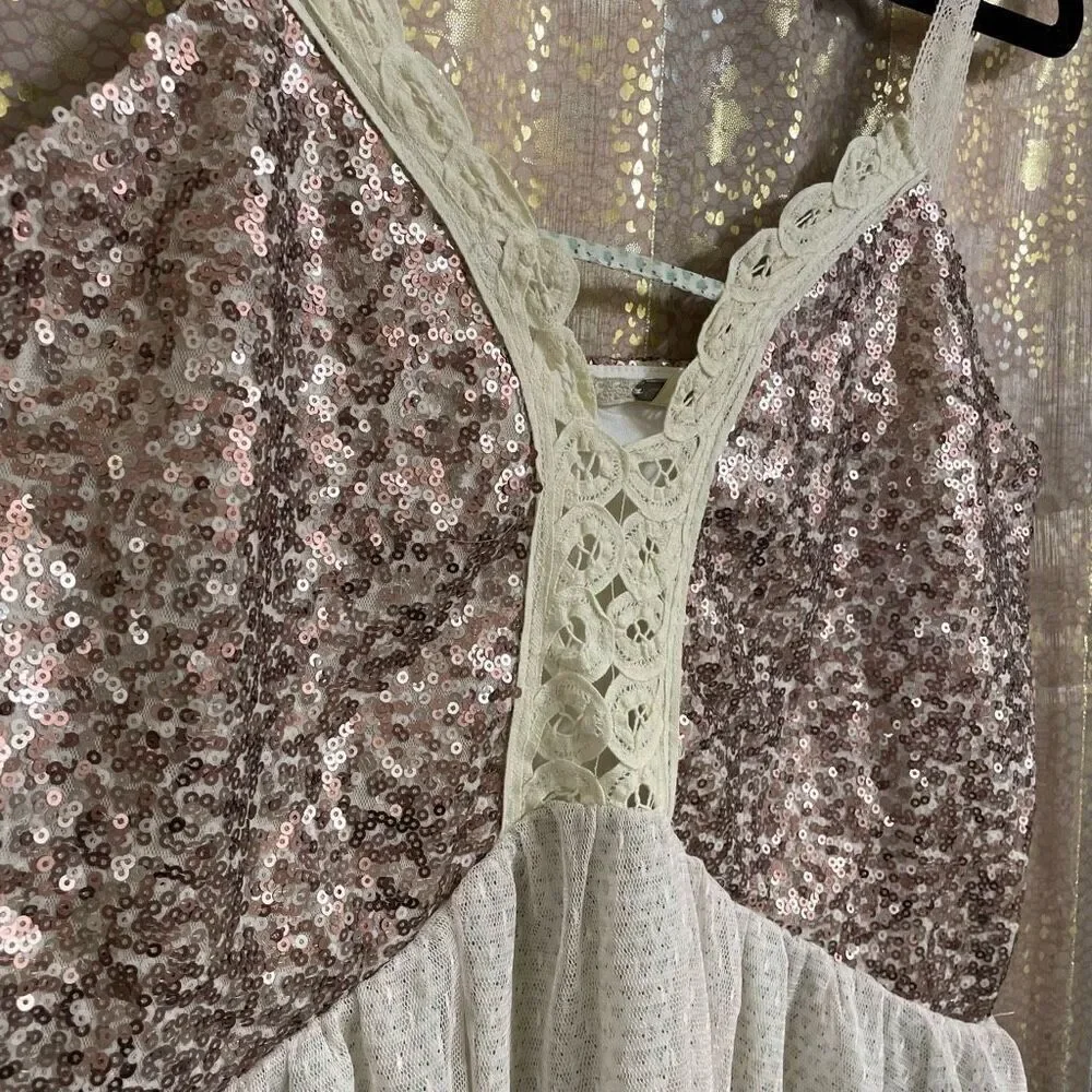 BKE Gimmicks Rose Sequin Ruffle Glam Western Tank Top Blouse Large - Picture 3 of 6